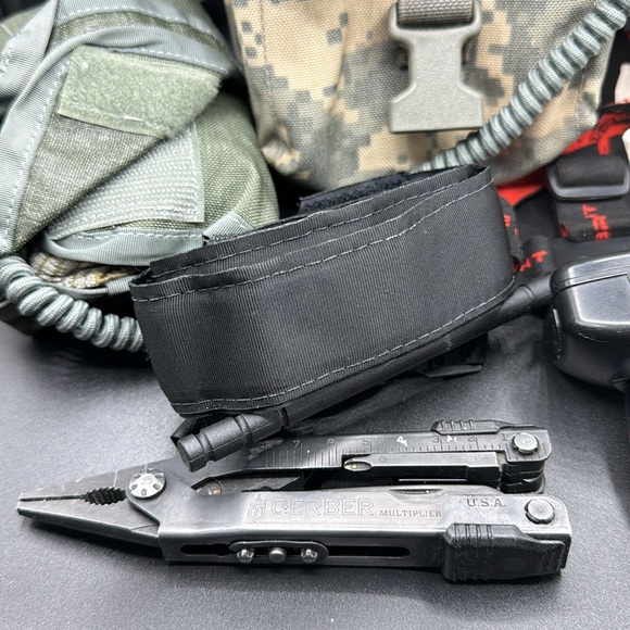 Army First Aide Kit - Picture 4 of 4